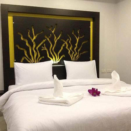 The Silk Hill Hotel Patong Екстериор снимка