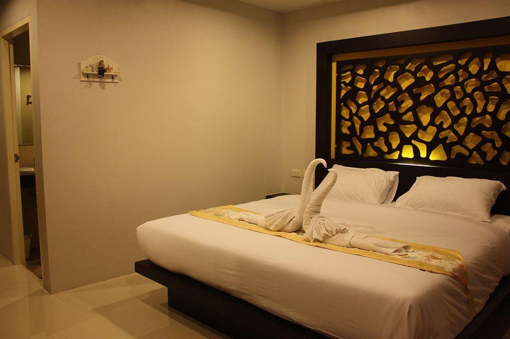 The Silk Hill Hotel Patong Екстериор снимка