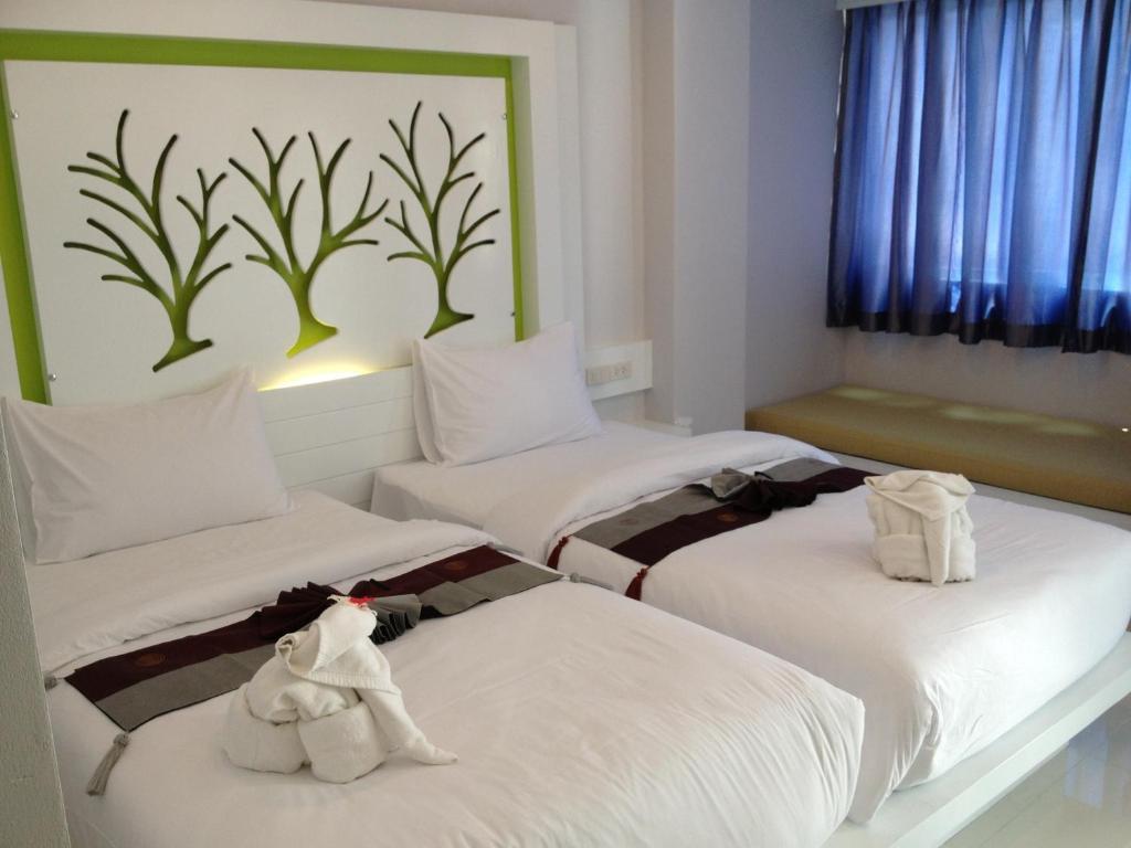 The Silk Hill Hotel Patong Екстериор снимка