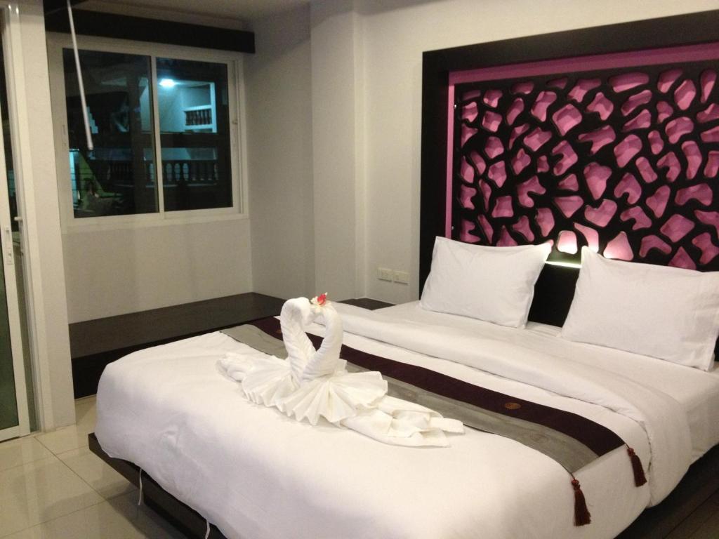 The Silk Hill Hotel Patong Стая снимка