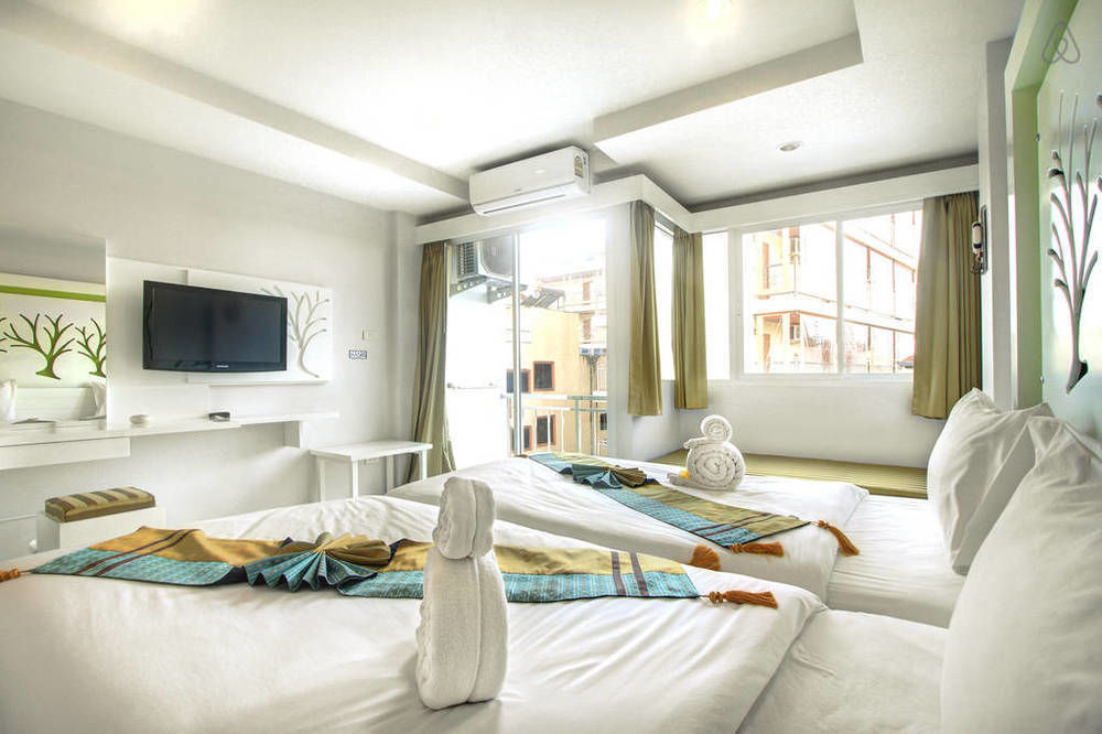 The Silk Hill Hotel Patong Екстериор снимка