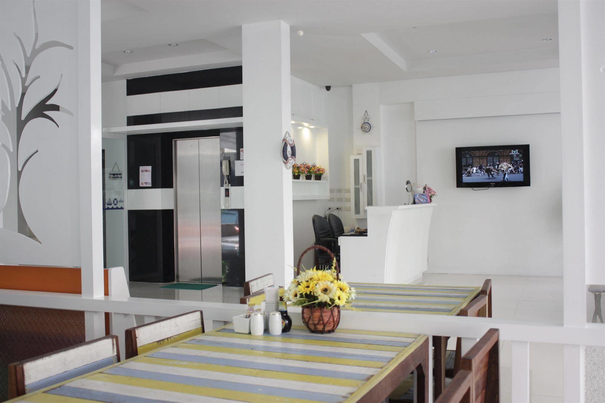The Silk Hill Hotel Patong Екстериор снимка