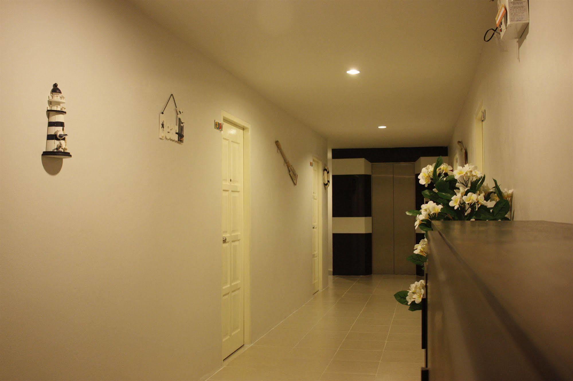 The Silk Hill Hotel Patong Екстериор снимка